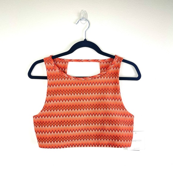 Beyond Yoga NWT $64 Athletic Top, Chevron Red Orange, Large, New, Sports Bra Gym - Picture 5 of 10